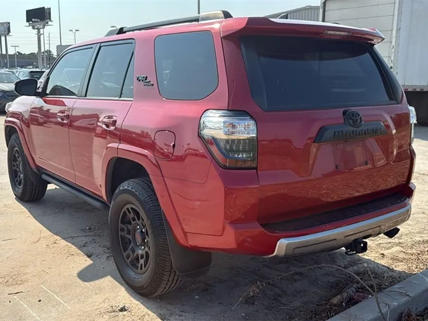 2022 Toyota 4Runner TRD Off-Road Premium photo 1
