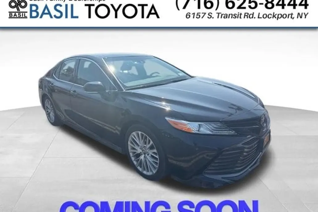 2018 Toyota Camry XLE photo 1