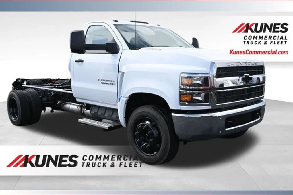 2024 Chevrolet Silverado 5500HD Work Truck photo 1