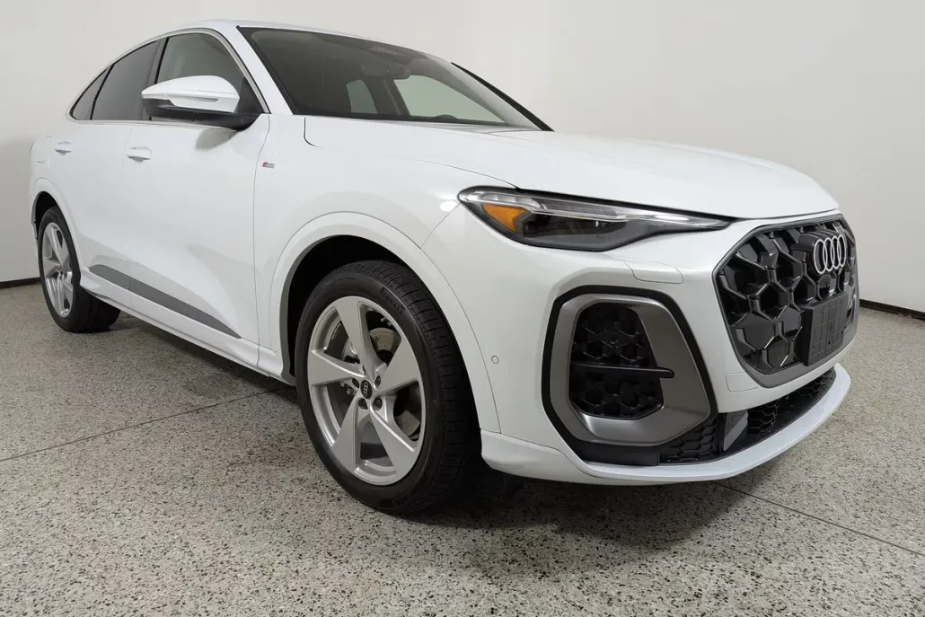 2025 Audi Q5 2.0T Prestige photo 1