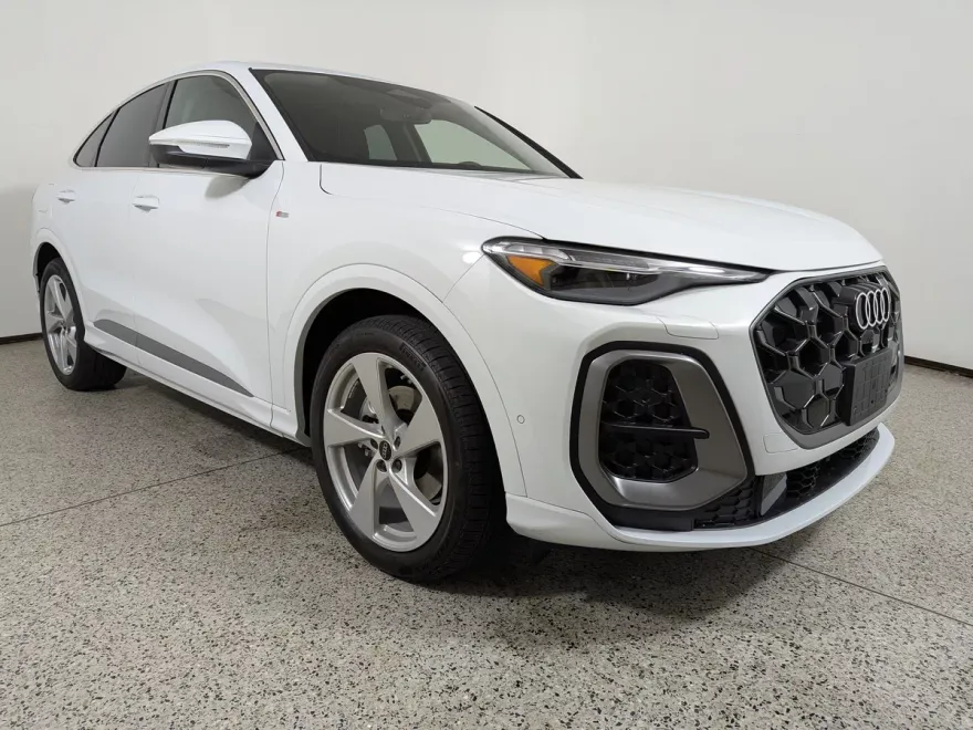 2025 Audi Q5 2.0T Prestige photo 1