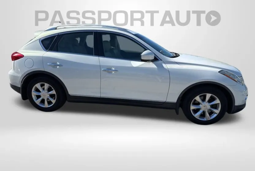 2010 Infiniti EX35 Journey photo 1
