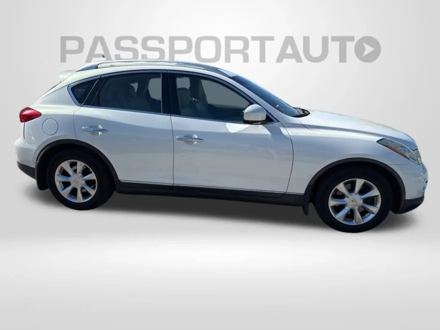 2010 Infiniti EX35 Journey photo 1