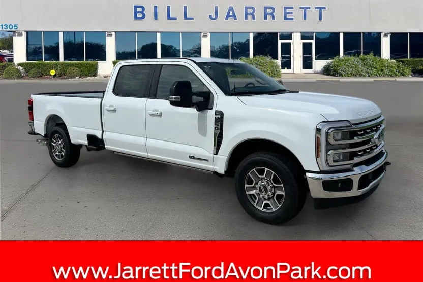 2026 Ford F-250 Lariat photo 1