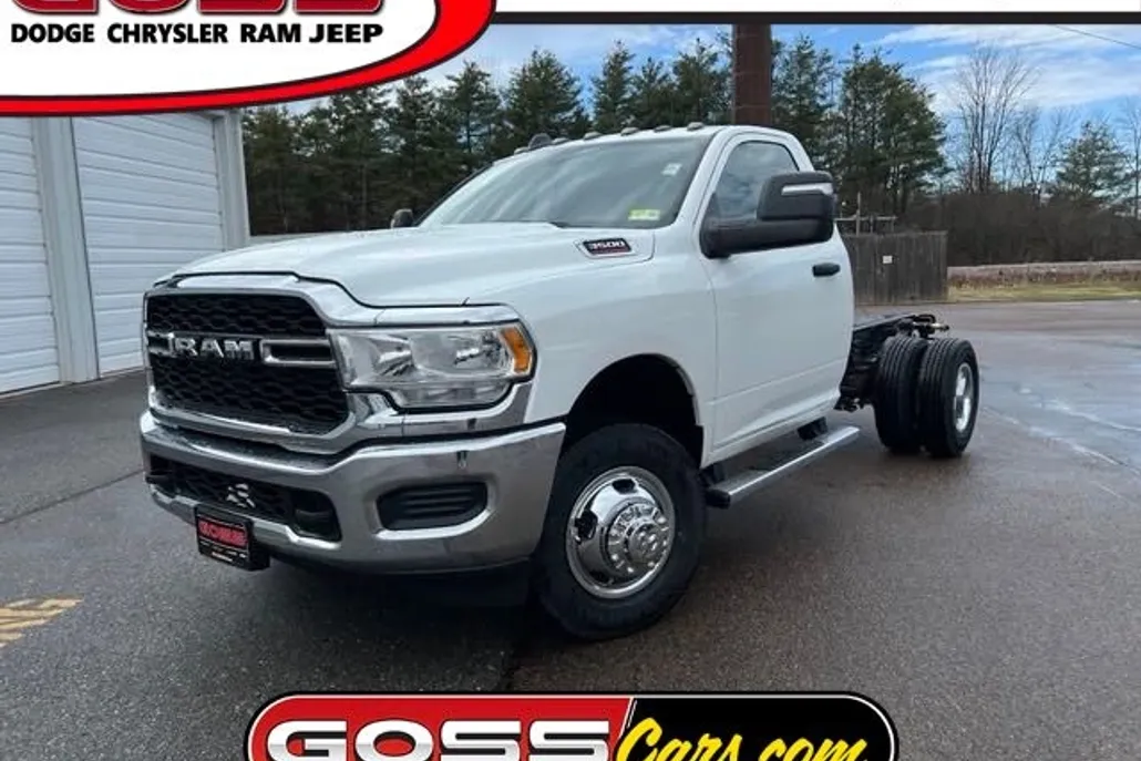 2024 Ram 3500 photo 1