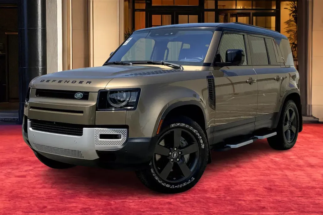 2020 Land Rover Defender SE photo 1