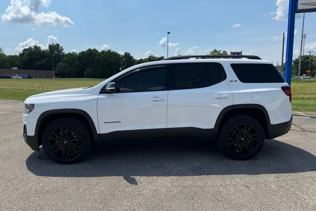 2023 Gmc Acadia SLE photo 1