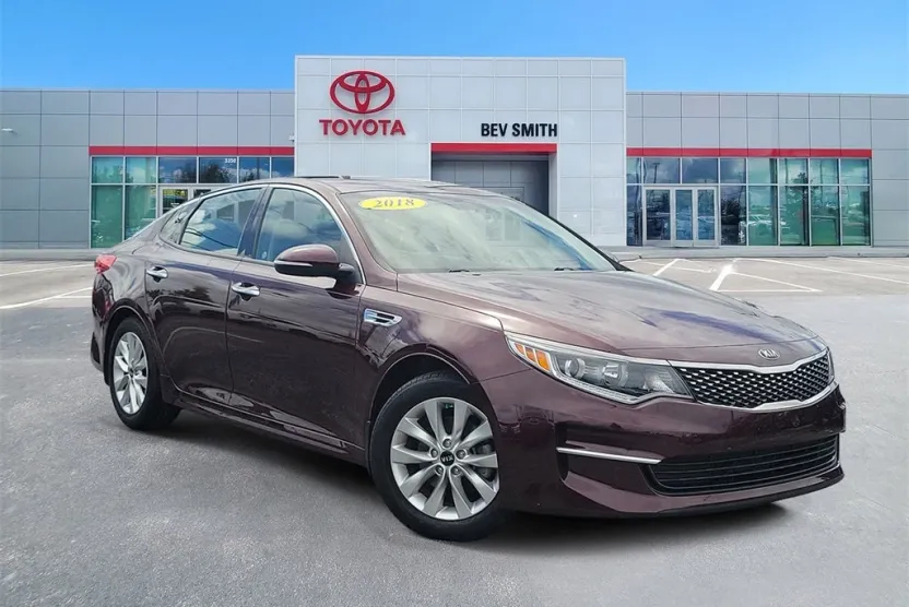 2018 Kia Optima EX photo 1