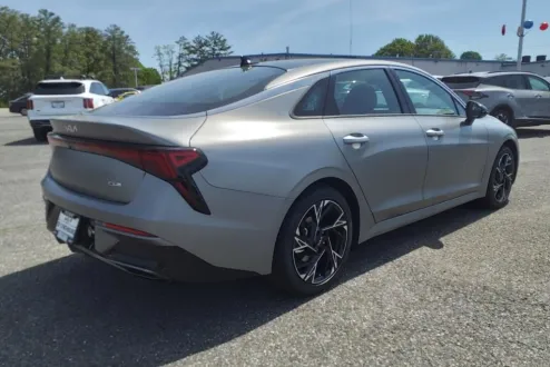 2025 Kia K5 GT-Line photo 3