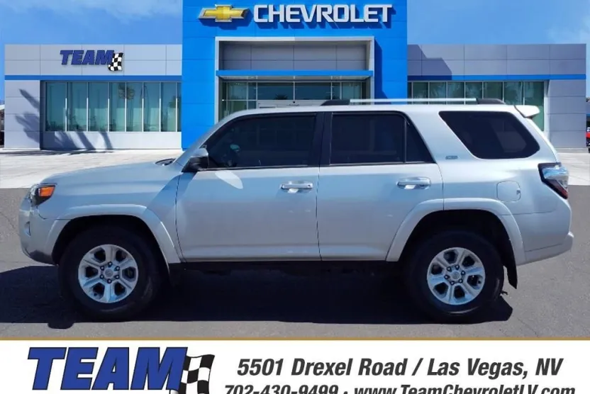 2023 Toyota 4Runner SR5 photo 1