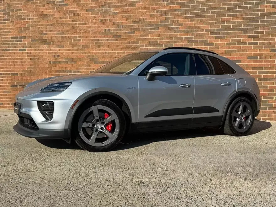 2025 Porsche Macan Electric photo 1