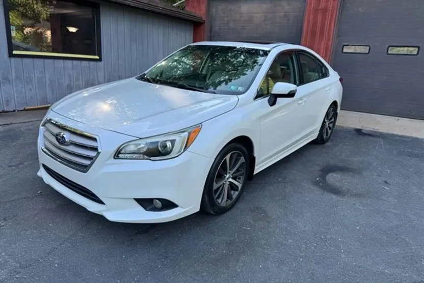 2015 Subaru Legacy 3.6R Limited photo 1