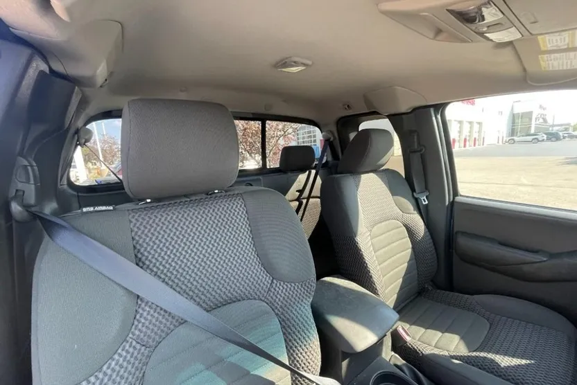 2014 Nissan Frontier SV photo 1