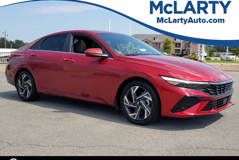 2024 Hyundai Elantra SEL photo 1