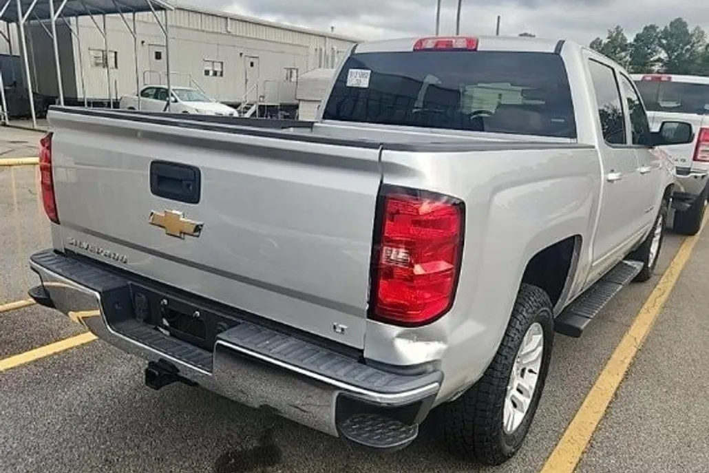 2017 Chevrolet Silverado 1500 LT photo 1