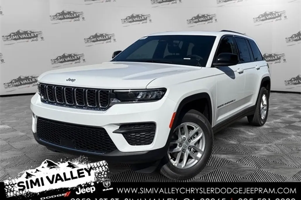 2025 Jeep Grand Cherokee Laredo photo 1