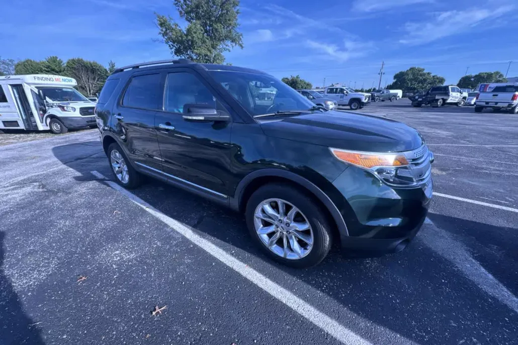 2013 Ford Explorer XLT photo 1