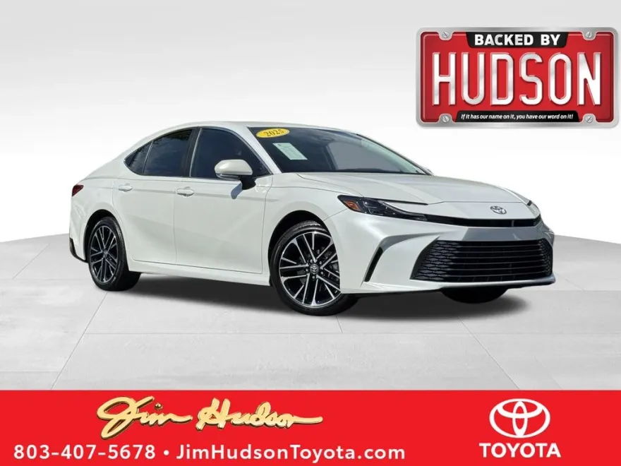 2025 Toyota Camry XLE photo 1