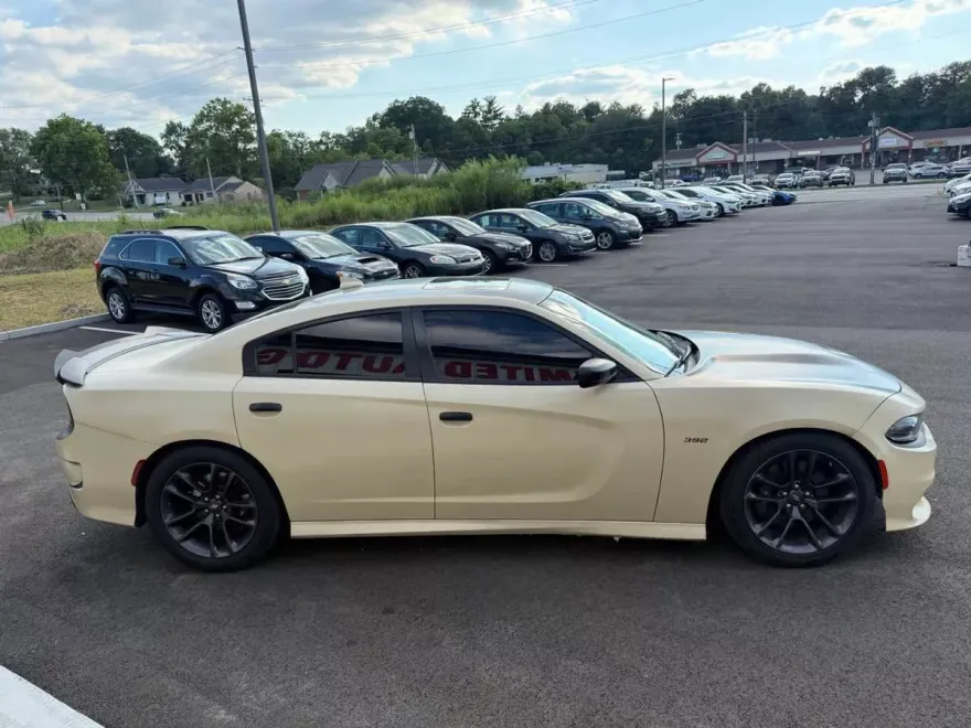 2020 Dodge Charger Scat Pack photo 1