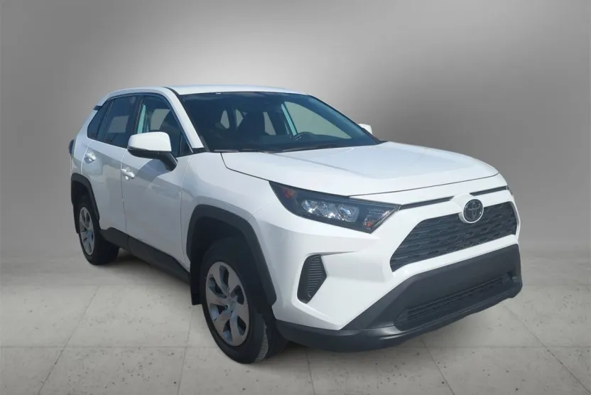 2022 Toyota RAV4 LE photo 1