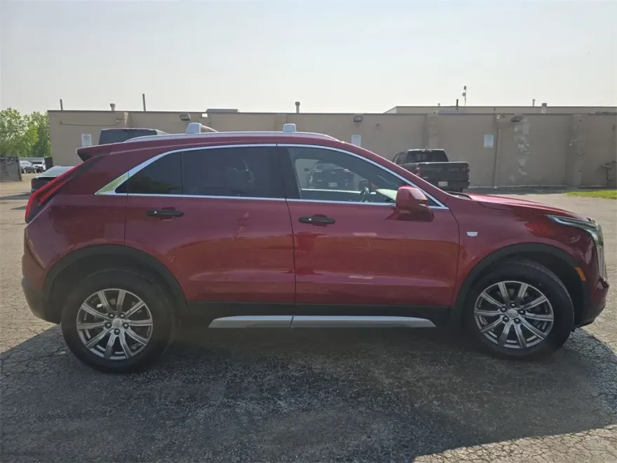 2019 Cadillac XT4 Premium Luxury photo 1