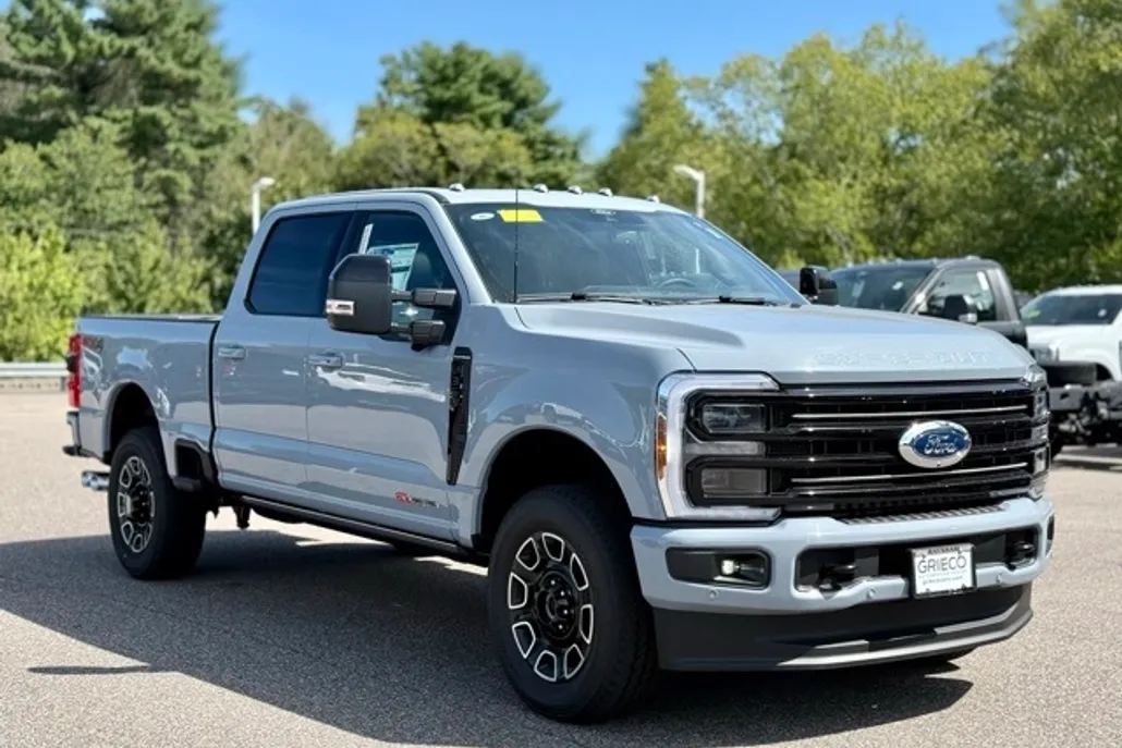 2026 Ford F-350 Platinum photo 1
