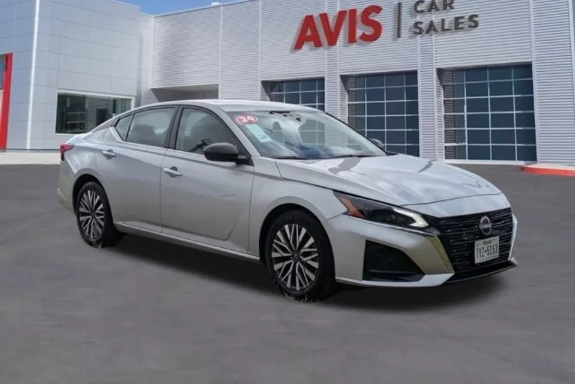 2024 Nissan Altima 2.5 SV photo 1