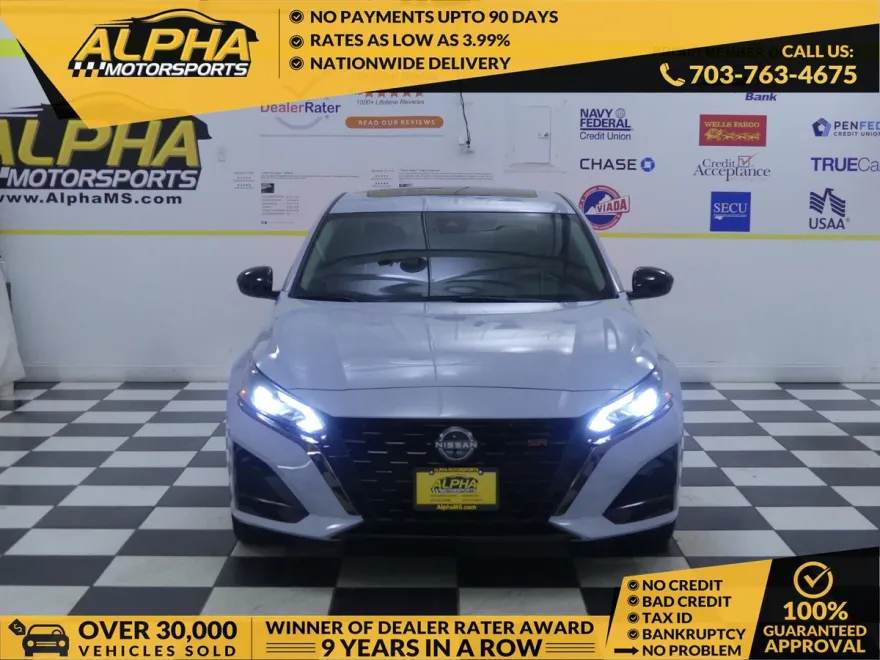 2023 Nissan Altima SR photo 1
