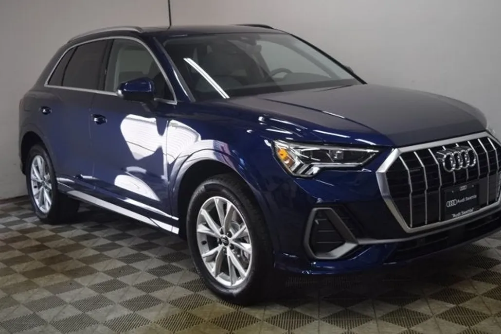 2025 Audi Q3 S line Premium Plus photo 1