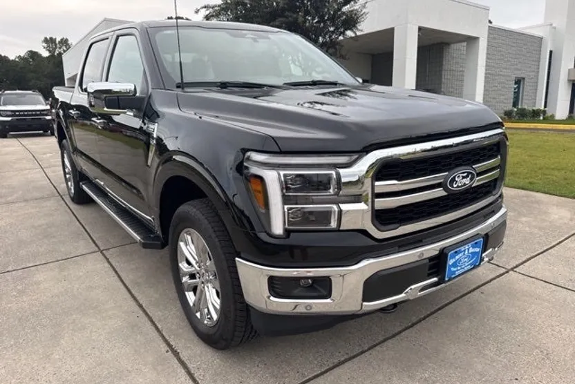 2025 Ford F-150 Lariat photo 1