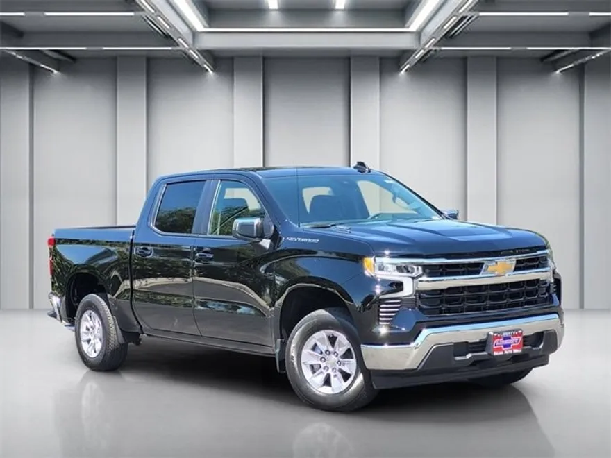2026 Chevrolet Silverado 1500 LT photo 1