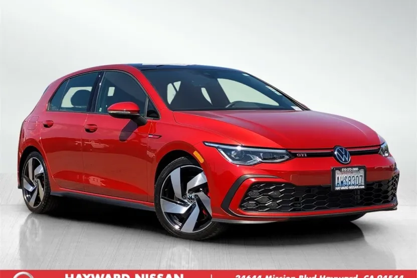 2023 Volkswagen Golf GTI SE photo 1