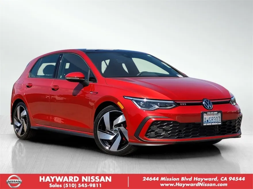 2023 Volkswagen Golf GTI SE photo 1