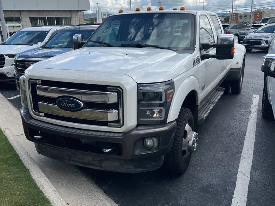 2016 Ford F-350 Lariat photo 1