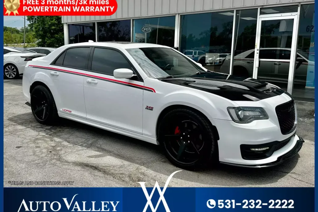2020 Chrysler 300 photo 1