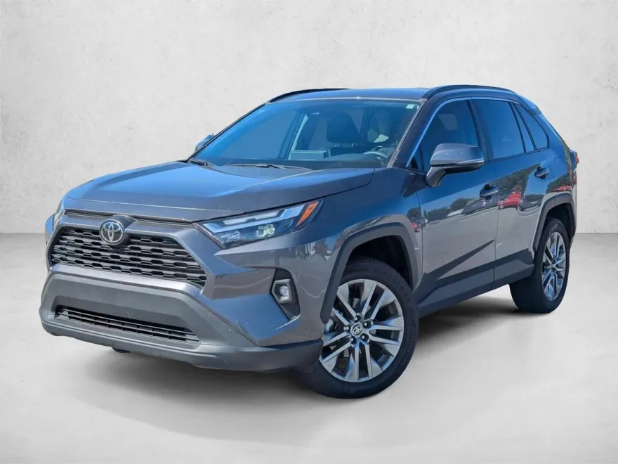 2022 Toyota RAV4 XLE Premium photo 1