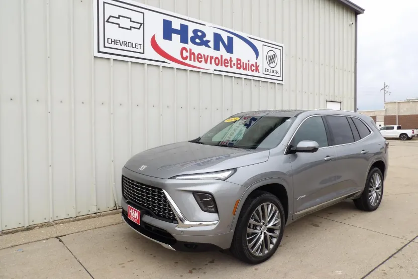 2026 Buick Enclave Avenir photo 1