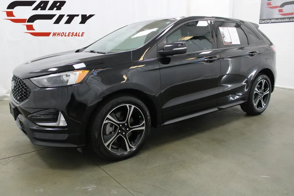 2022 Ford Edge ST photo 1