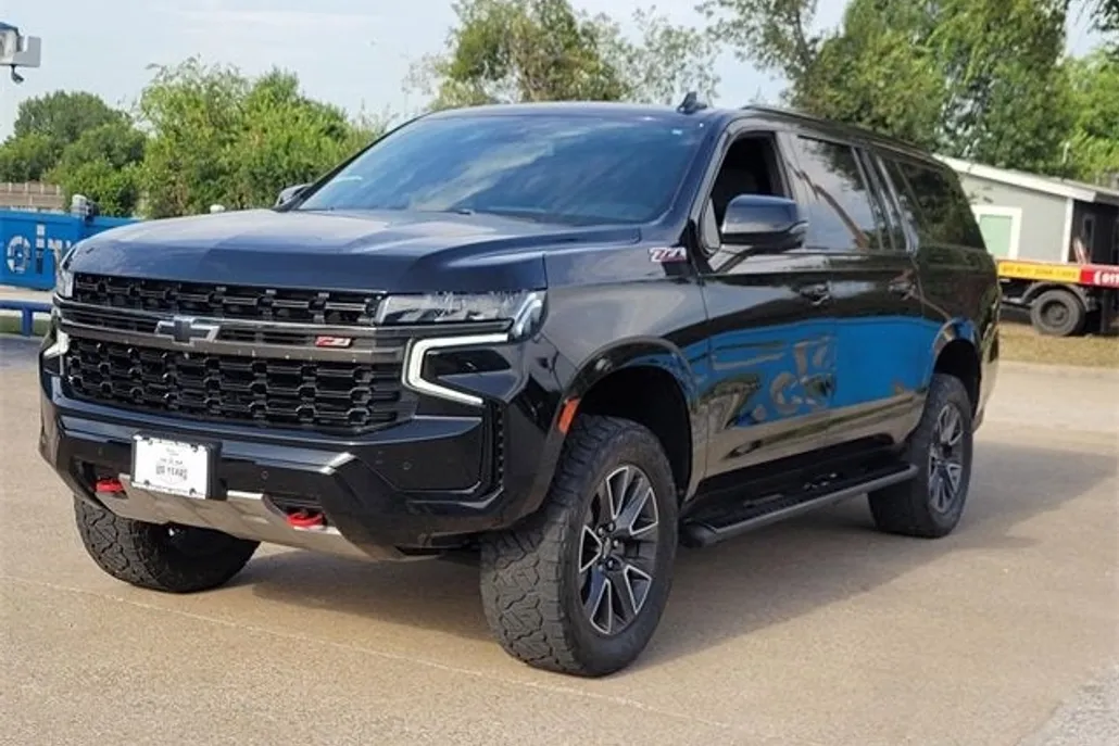 2021 Chevrolet Suburban Z71 photo 1