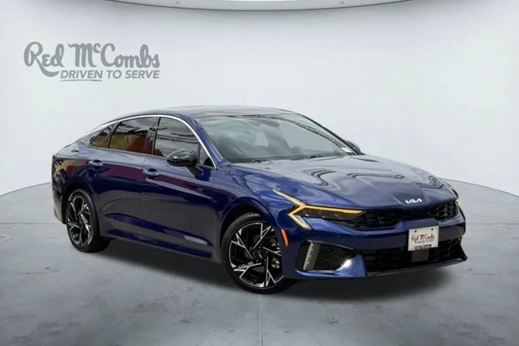 2025 Kia K5 GT-Line photo 1