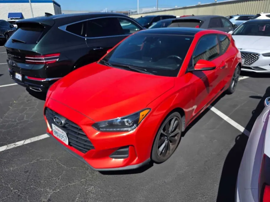 2020 Hyundai Veloster 2.0L Premium photo 1