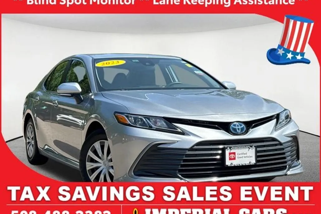 2023 Toyota Camry Hybrid LE photo 1