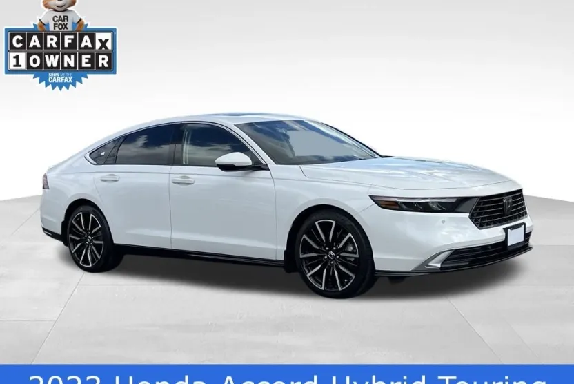 2023 Honda Accord Touring photo 1