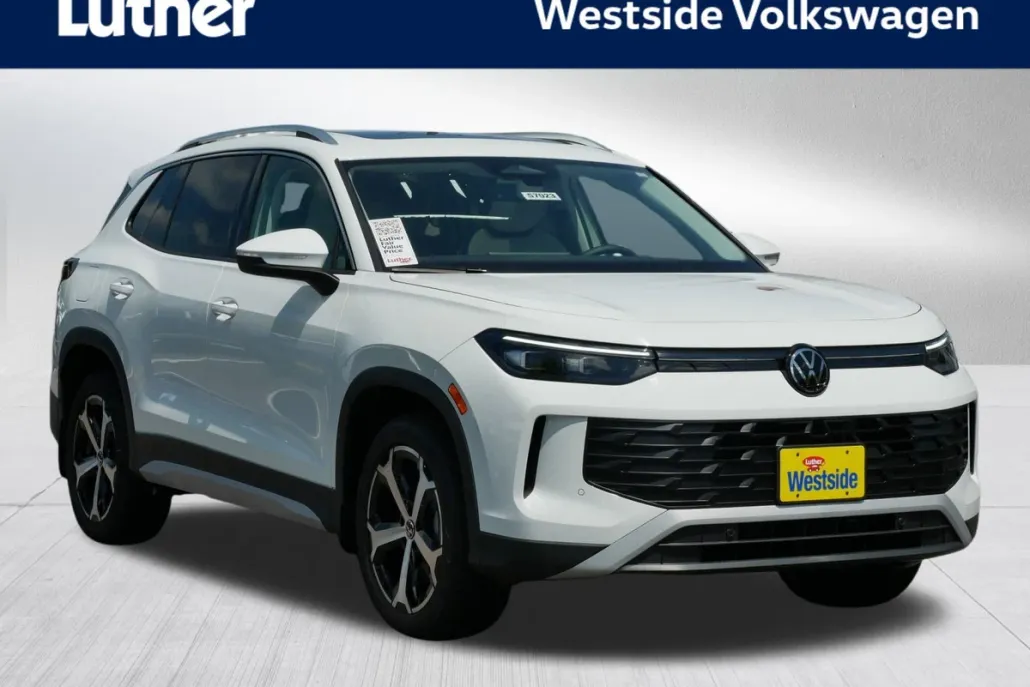 2025 Volkswagen Tiguan SE photo 1