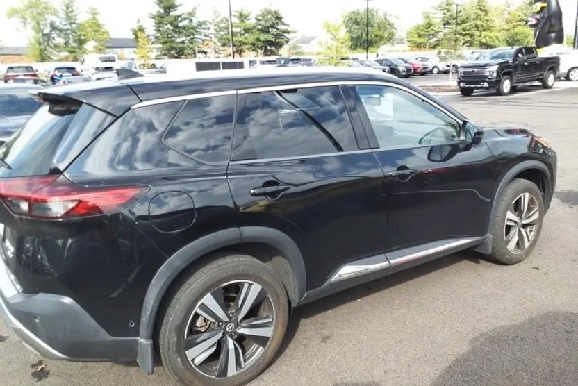2021 Nissan Rogue Platinum photo 1