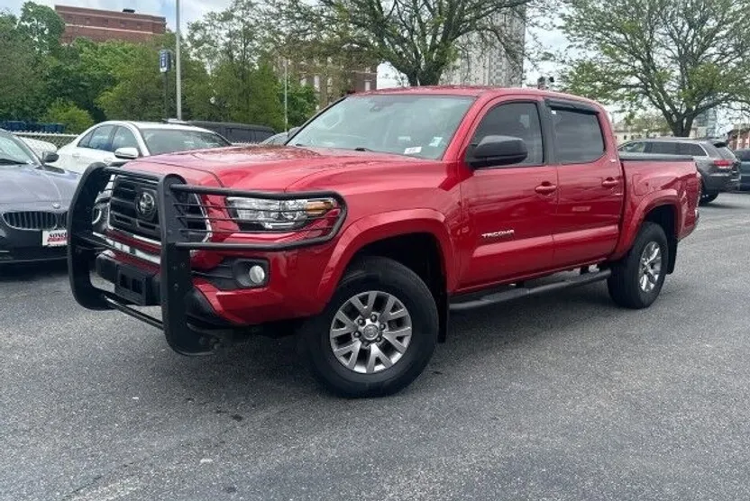 2018 Toyota Tacoma SR5 photo 1