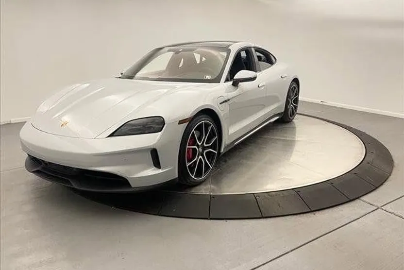 2025 Porsche Taycan 4S photo 1