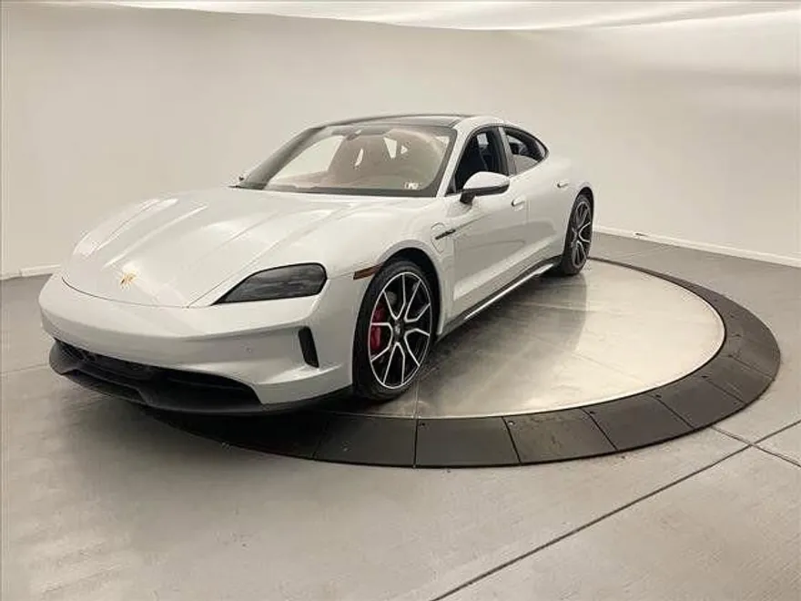 2025 Porsche Taycan 4S photo 1
