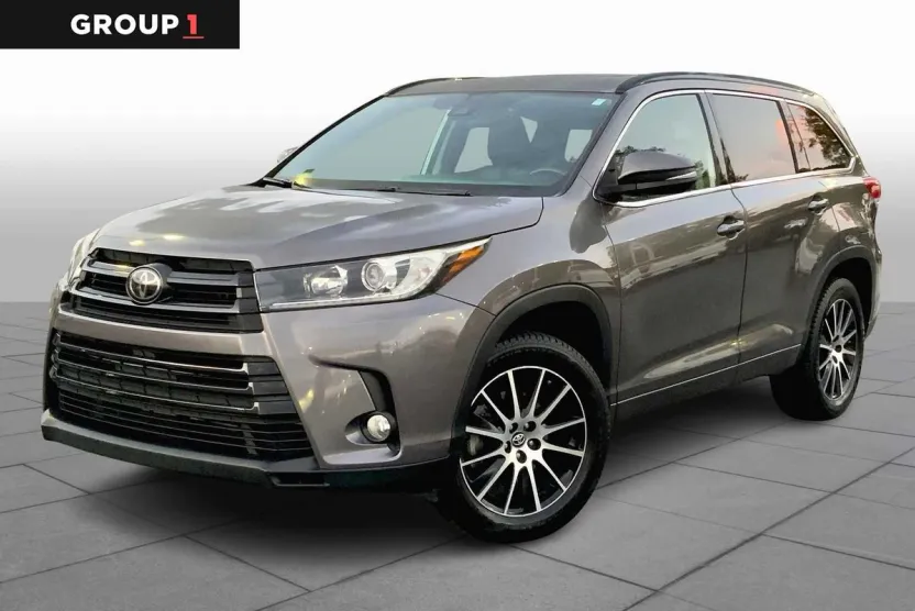 2018 Toyota Highlander SE photo 1