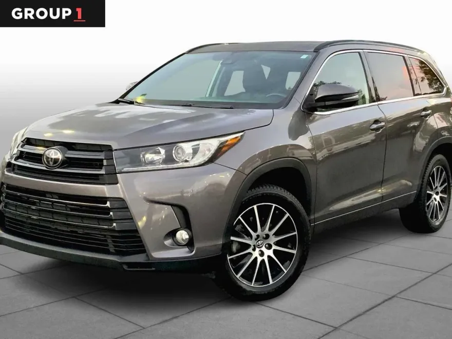 2018 Toyota Highlander SE photo 1
